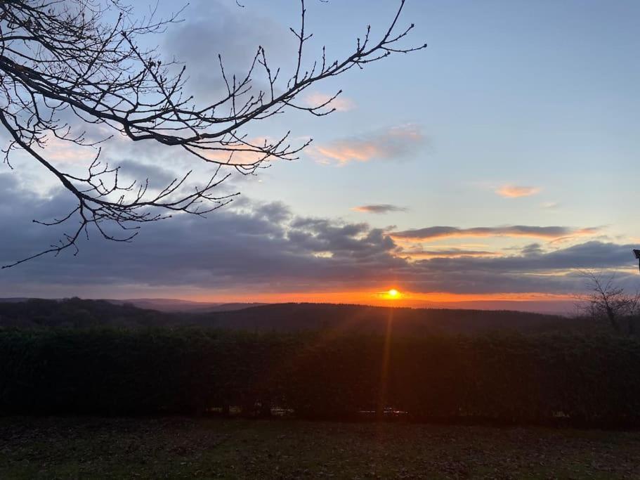 The Mill Stylish Rural Apartment With Beautiful Views Welsh Newton Common Luaran gambar