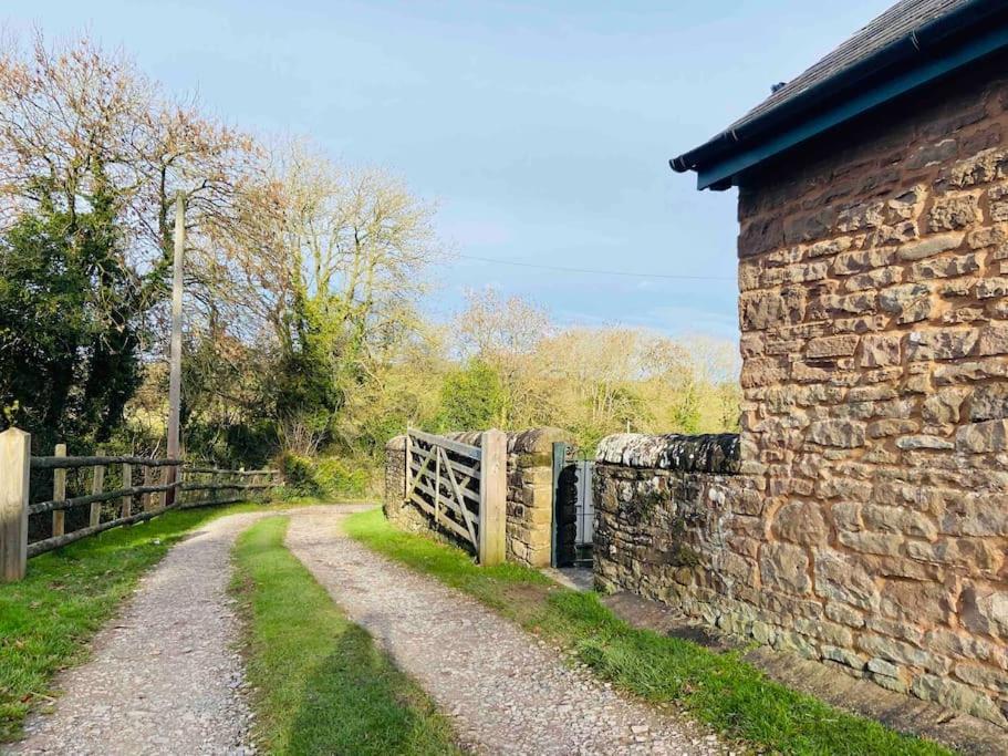 The Mill Stylish Rural Apartment With Beautiful Views Welsh Newton Common Luaran gambar