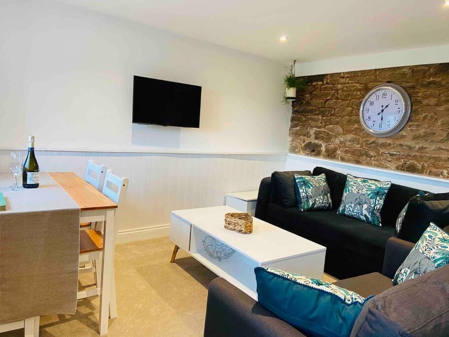 The Mill Stylish Rural Apartment With Beautiful Views Welsh Newton Common Luaran gambar