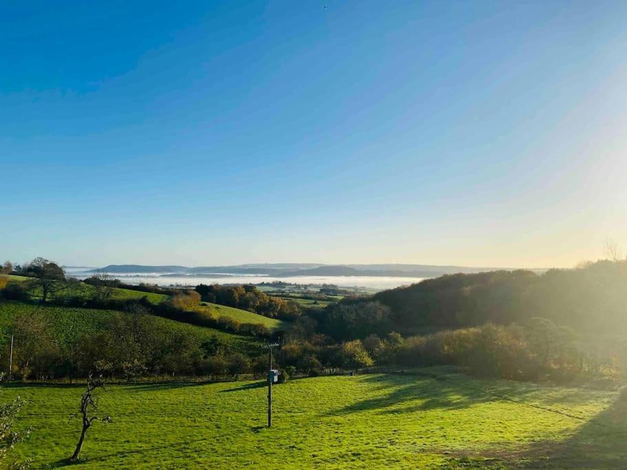 The Mill Stylish Rural Apartment With Beautiful Views Welsh Newton Common Luaran gambar